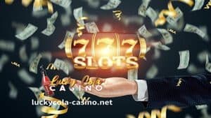 Mayroong parehong mga stand-alone na makina at progresibong slot machine network kung saan ang buong jackpot ay naipon sa maraming laro.