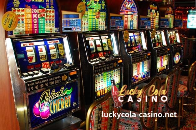 Bago ang mga digital slot cabinet o online na paglalaro, ang pagtutugma ng simbolo ay ang tanging paraan upang manalo sa mga makinang slot machine.