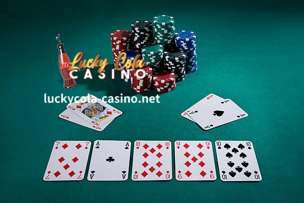 Ang iyong pag-uugali sa mesa ng poker at ang iyong pagpayag na makipag-usap sa iyong mga kalaban ay maaaring magsalita tungkol sa iyong pangkalahatang posisyon at diskarte sa paglalaro.