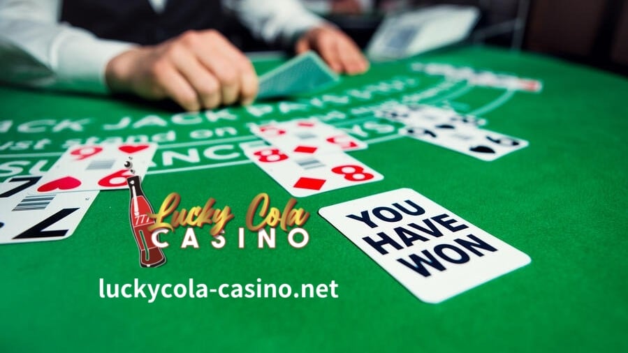 Ang diskarte sa paglalaro ng Hard 15 ay halos kapareho ng pangunahing multi-deck na diskarte sa blackjack na inilarawan sa itaas, na may isang pagbabago sa pagsuko.